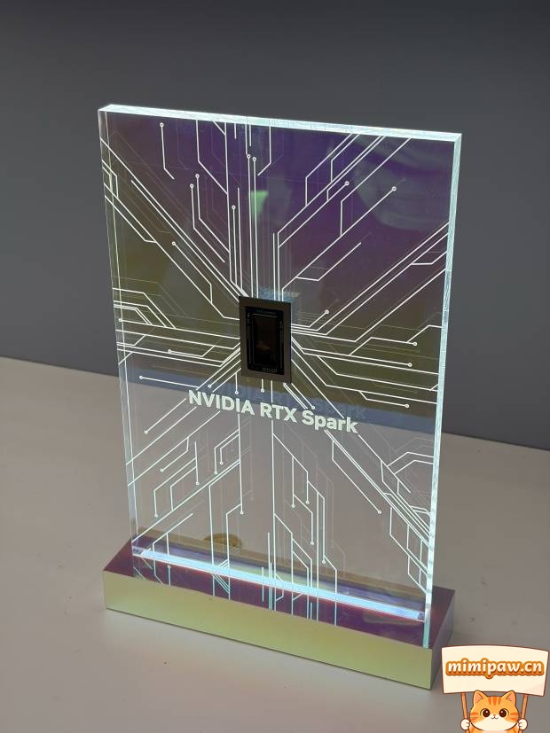 RTX 5080公版显卡展示